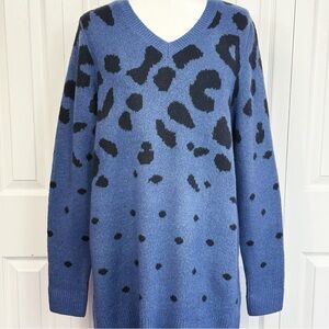 NWT Yest Cozy Space Blue & Black Dot Animal Print V-Neck Tunic Sweater